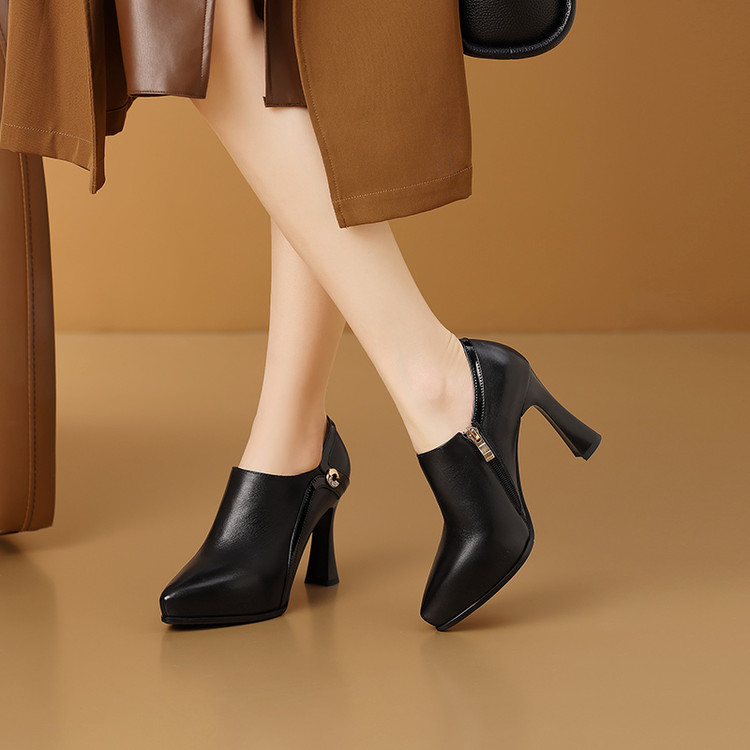 Deep Mouth Pointed Toe Stiletto Heels in Black Leather - Style e.html