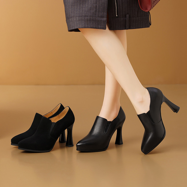 Deep Mouth Single Shoes in Black Leather and Suede