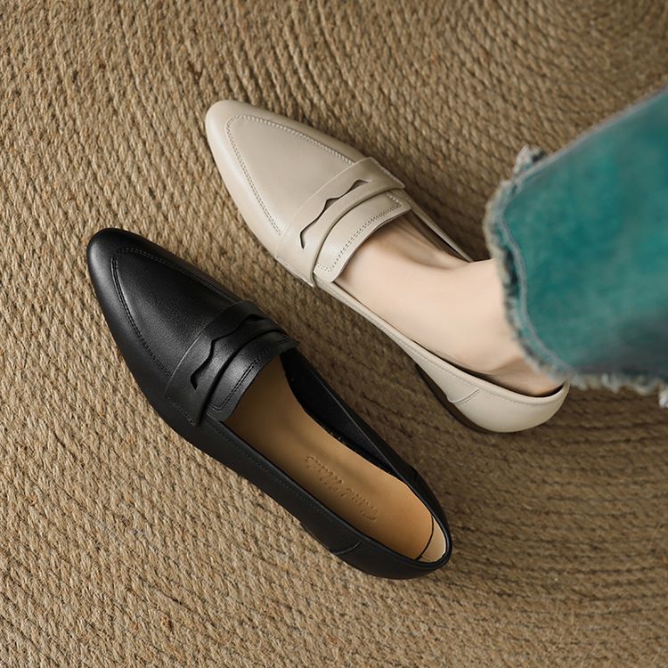 Women's Leather Loafers with Chunky Mid Heel and Pointed Toe - Style e.html
